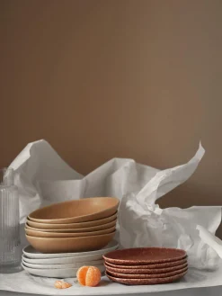 Set di 4 piatti fondi fatti a mano dalla forma organica Macey