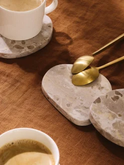Set di sottobicchieri asimmetrici in marmo Lio 4 pz