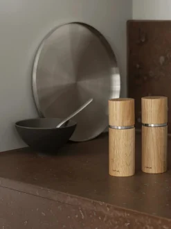 Set macina sale e pepe in legno di quercia Pepe 2 pz