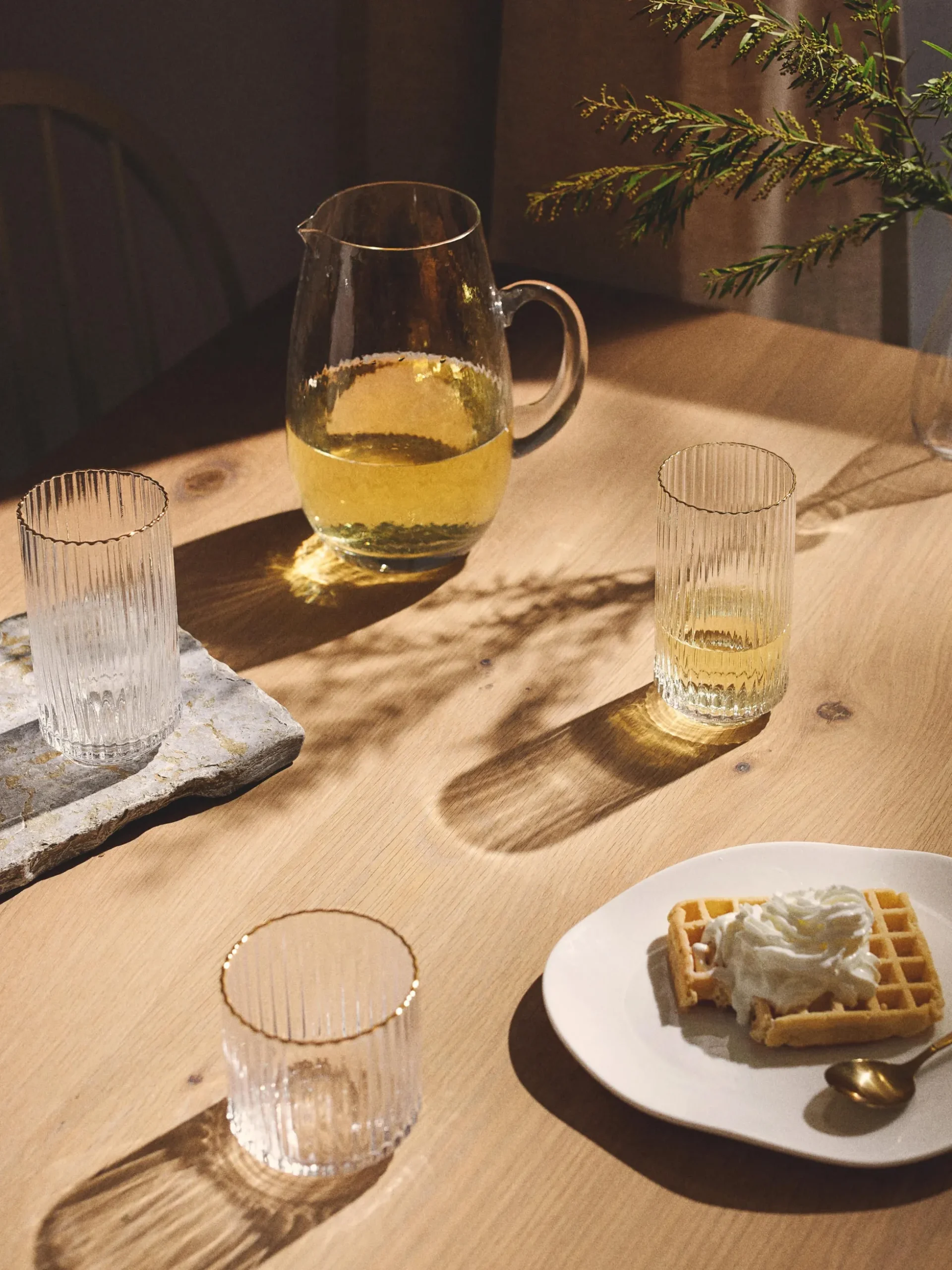 Set di 4 bicchieri da long drink in vetro soffiato con bordo dorato Aleo