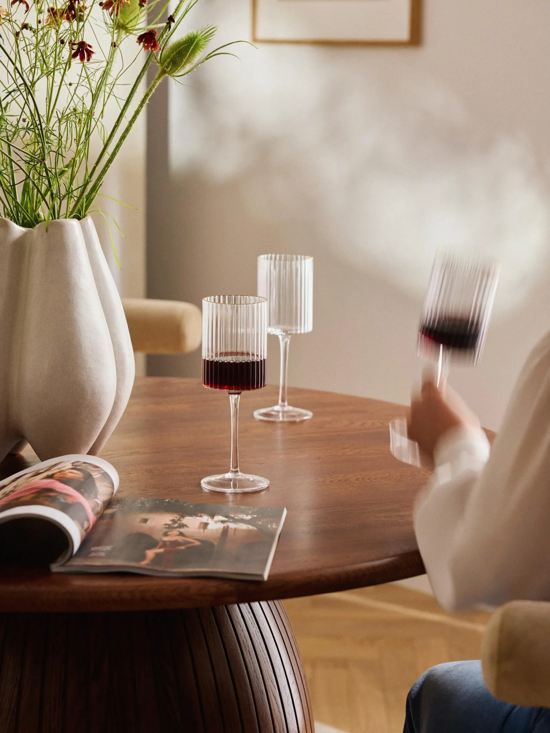 Set di 4 bicchieri da vino in vetro soffiato con bordo dorato Aleo