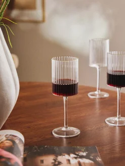 Set di 4 bicchieri da vino in vetro soffiato con bordo dorato Aleo