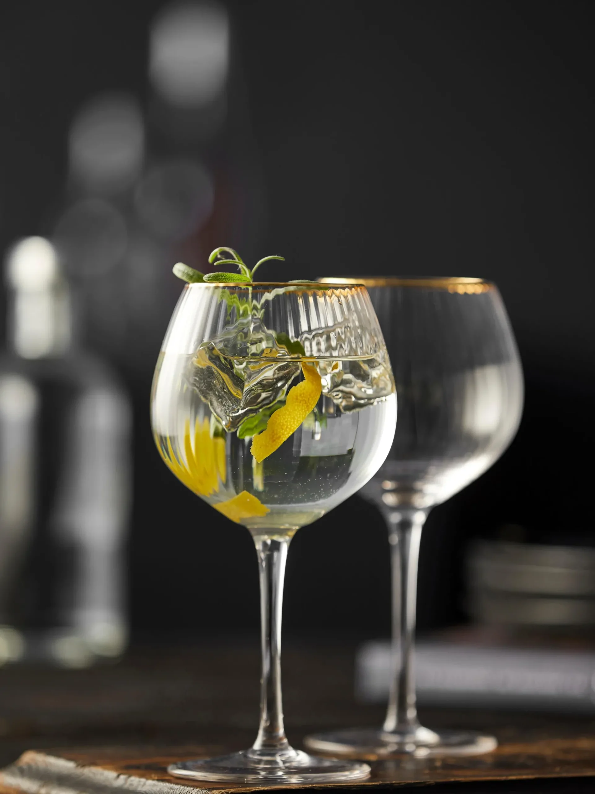 Set di 4 bicchieri da vino in vetro soffiato con struttura millerighe Palermo