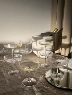 Set di 2 coppe da champagne in vetro soffiato con scanalatura in rilievo Ripple