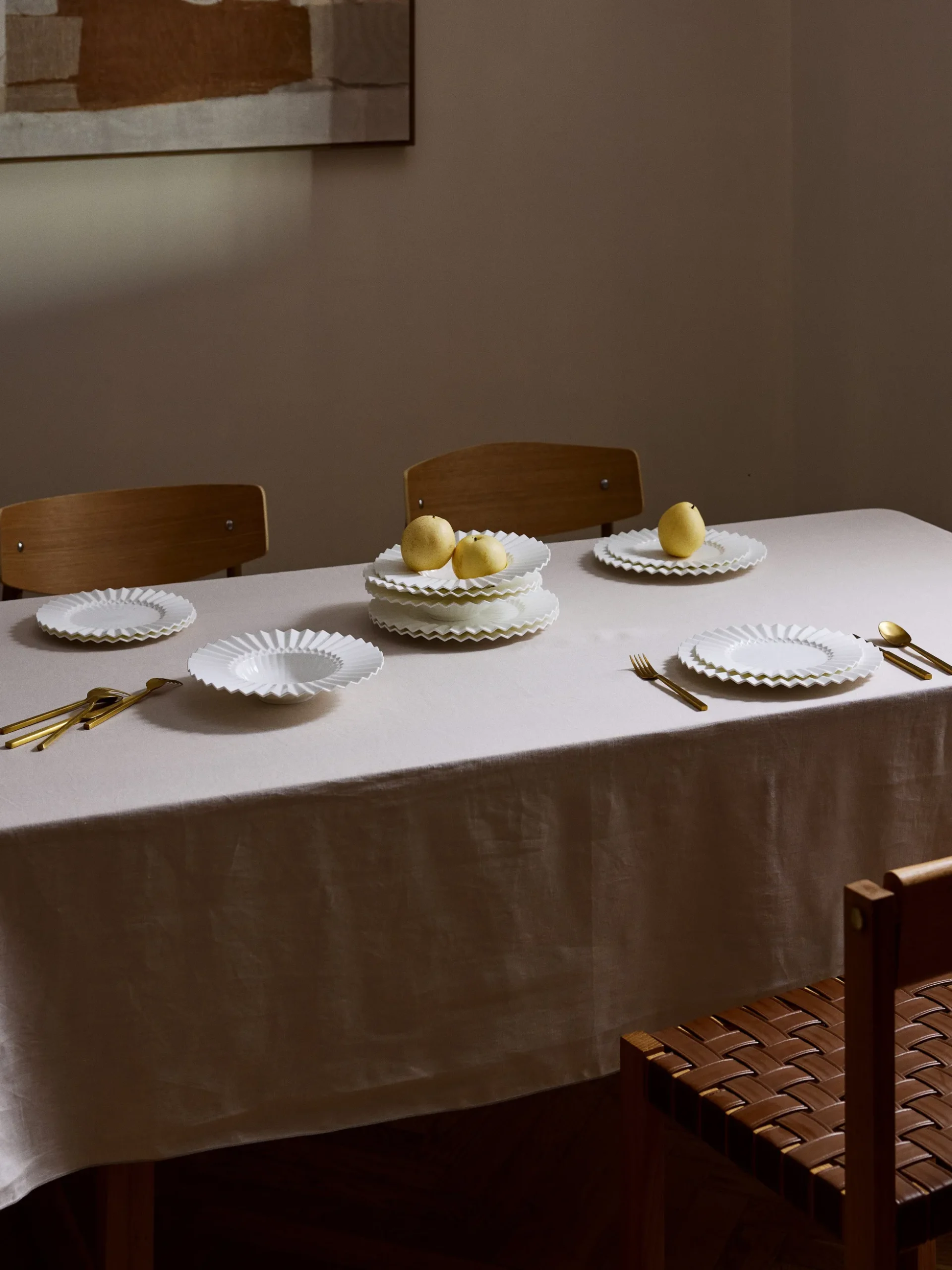 Set di 4 piatti da colazione in porcellana con scanalatura in rilievo Antonin