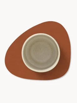 Set di 4 sottobicchieri in pelle fatti a mano dalla forma asimmetrica Curve