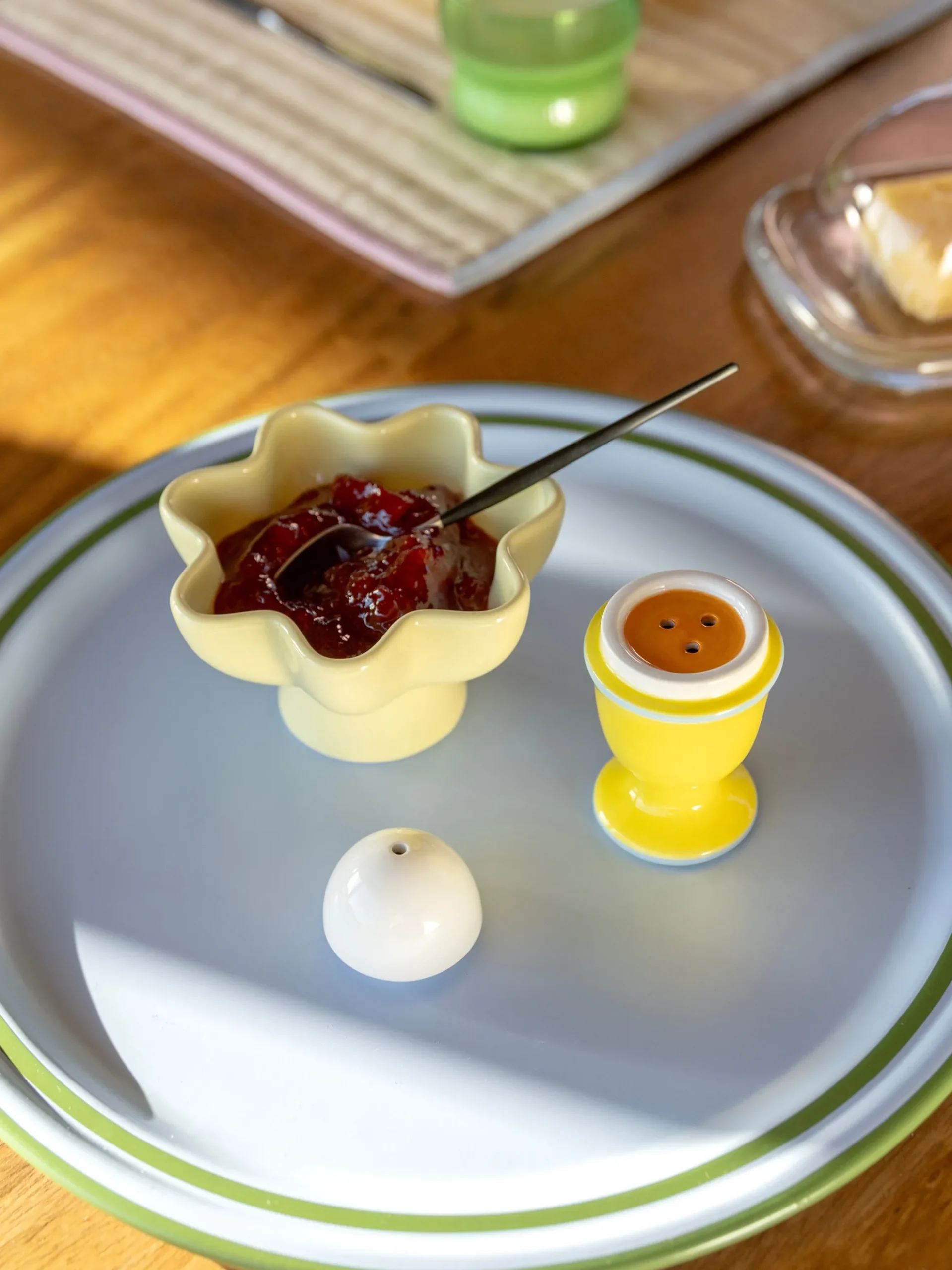 Set saliera e pepiera fatte a mano Egg 2 pz