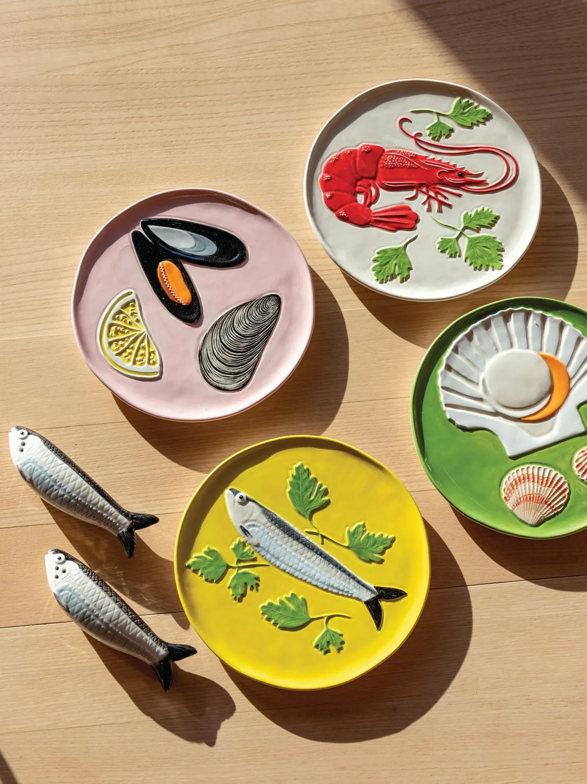 Set saliera e pepiera in dolomite dipinte a mano Sardine 2 pz