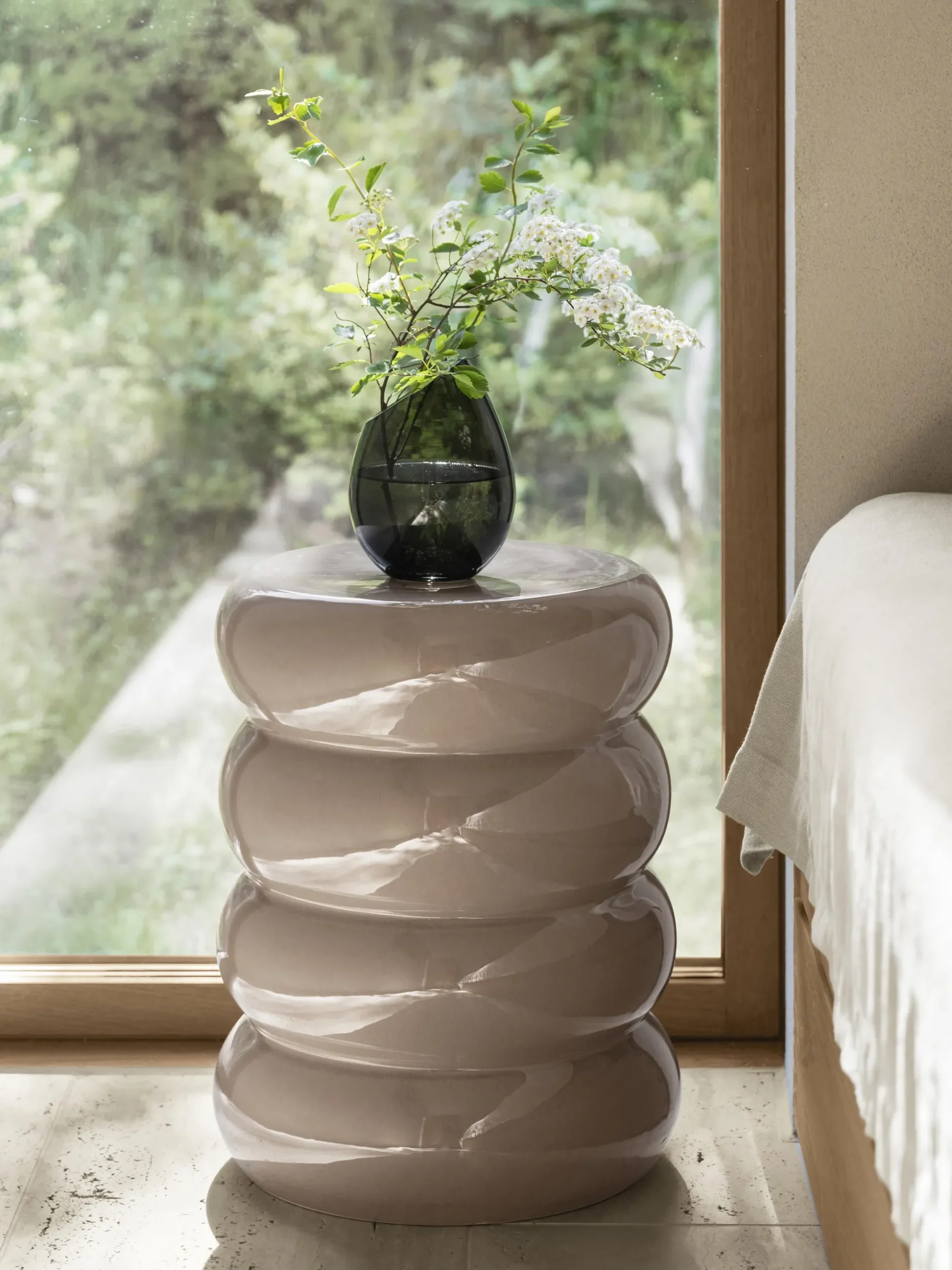 Sgabello in ceramica Toru