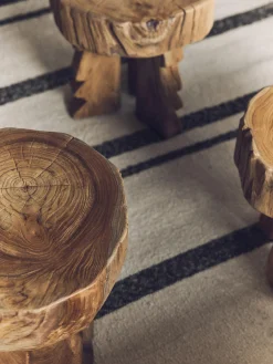 Sgabello in legno di teak fatto a mano Arched
