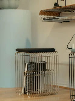 Sgabello in metallo Curva