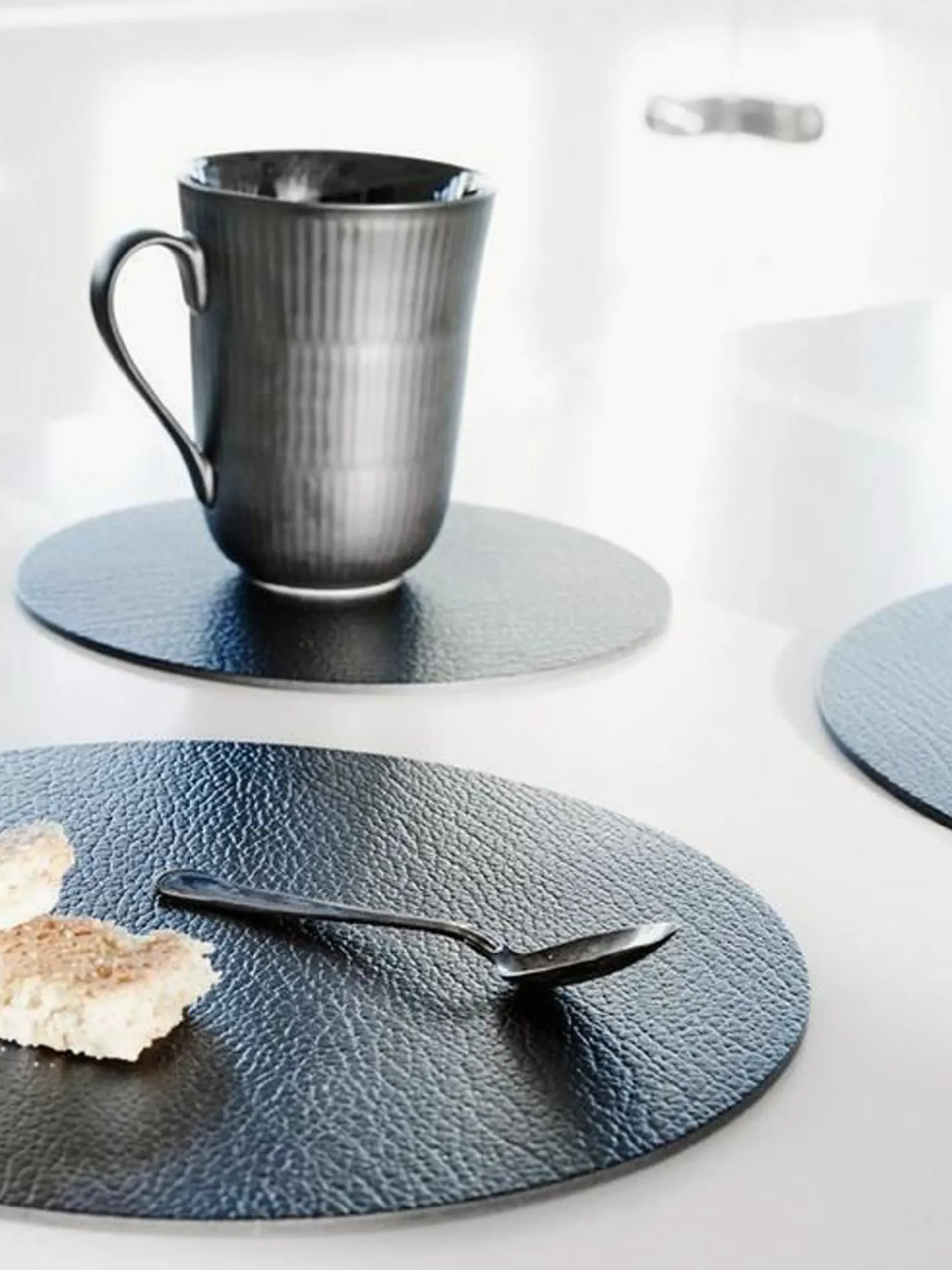 Sottobicchiere rotondo in pelle Hot