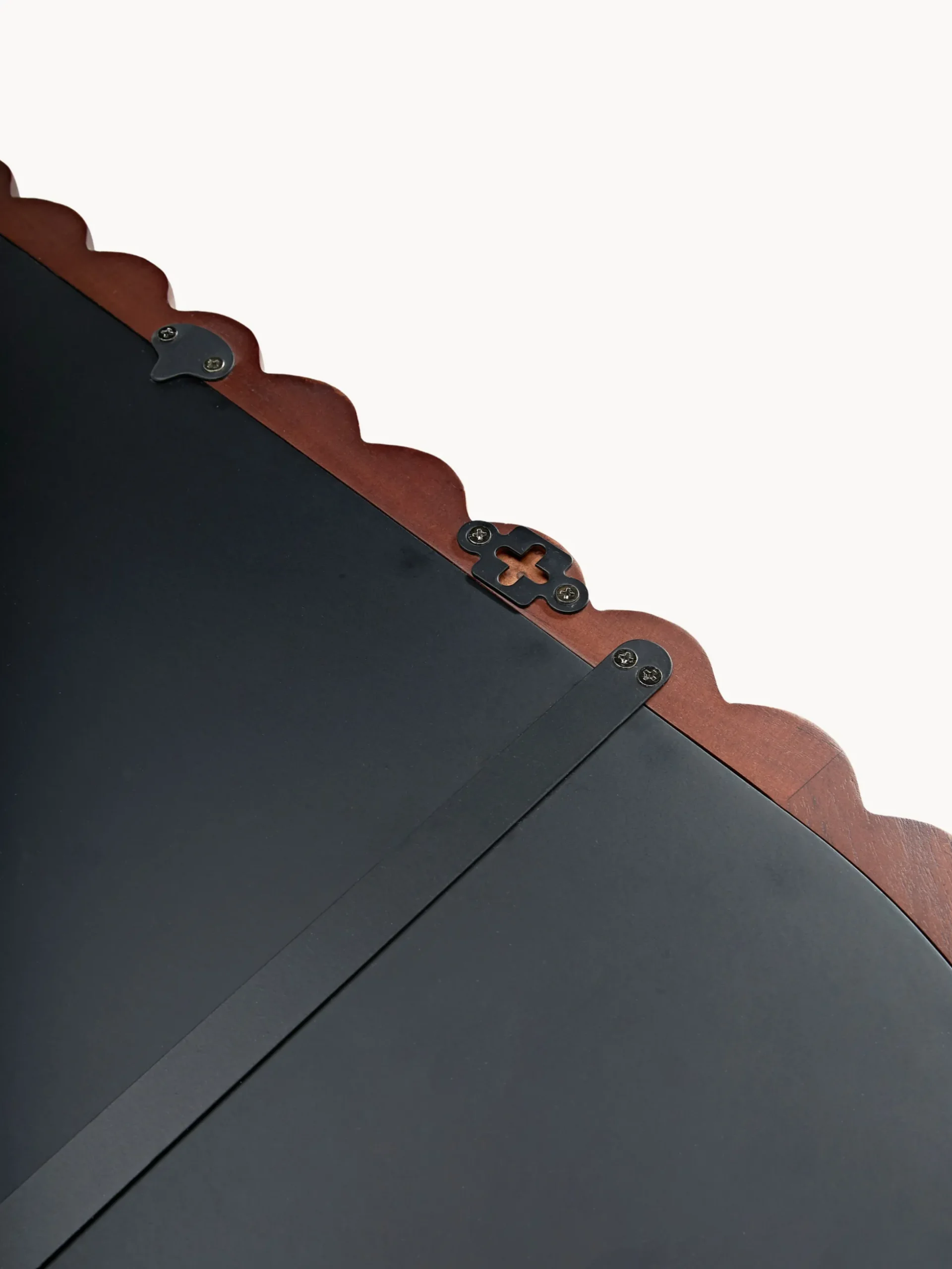 Specchio da parete con cornice in legno di acacia Ayu