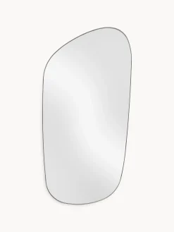 Specchio da parete dalla forma curva Oiva