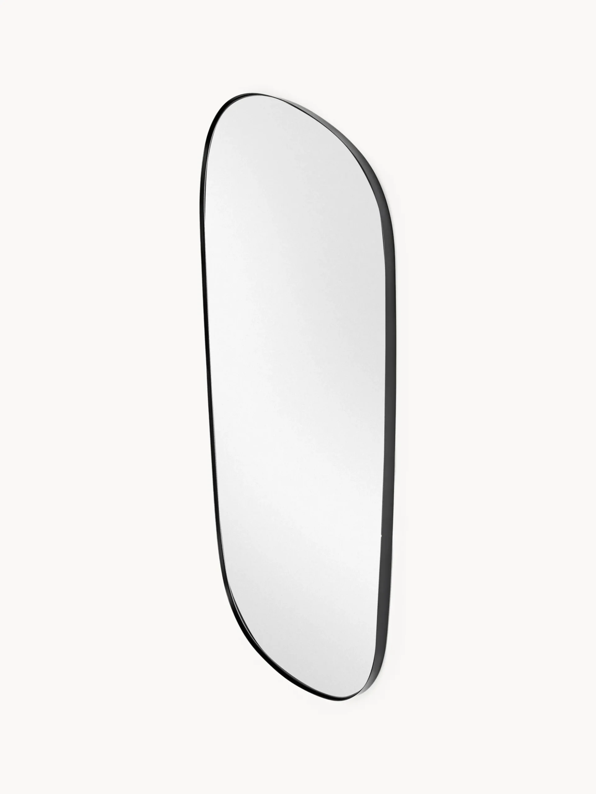 Specchio da parete dalla forma curva Oiva