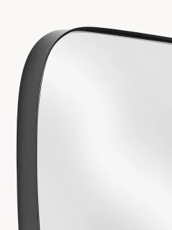 Specchio da parete dalla forma curva Oiva