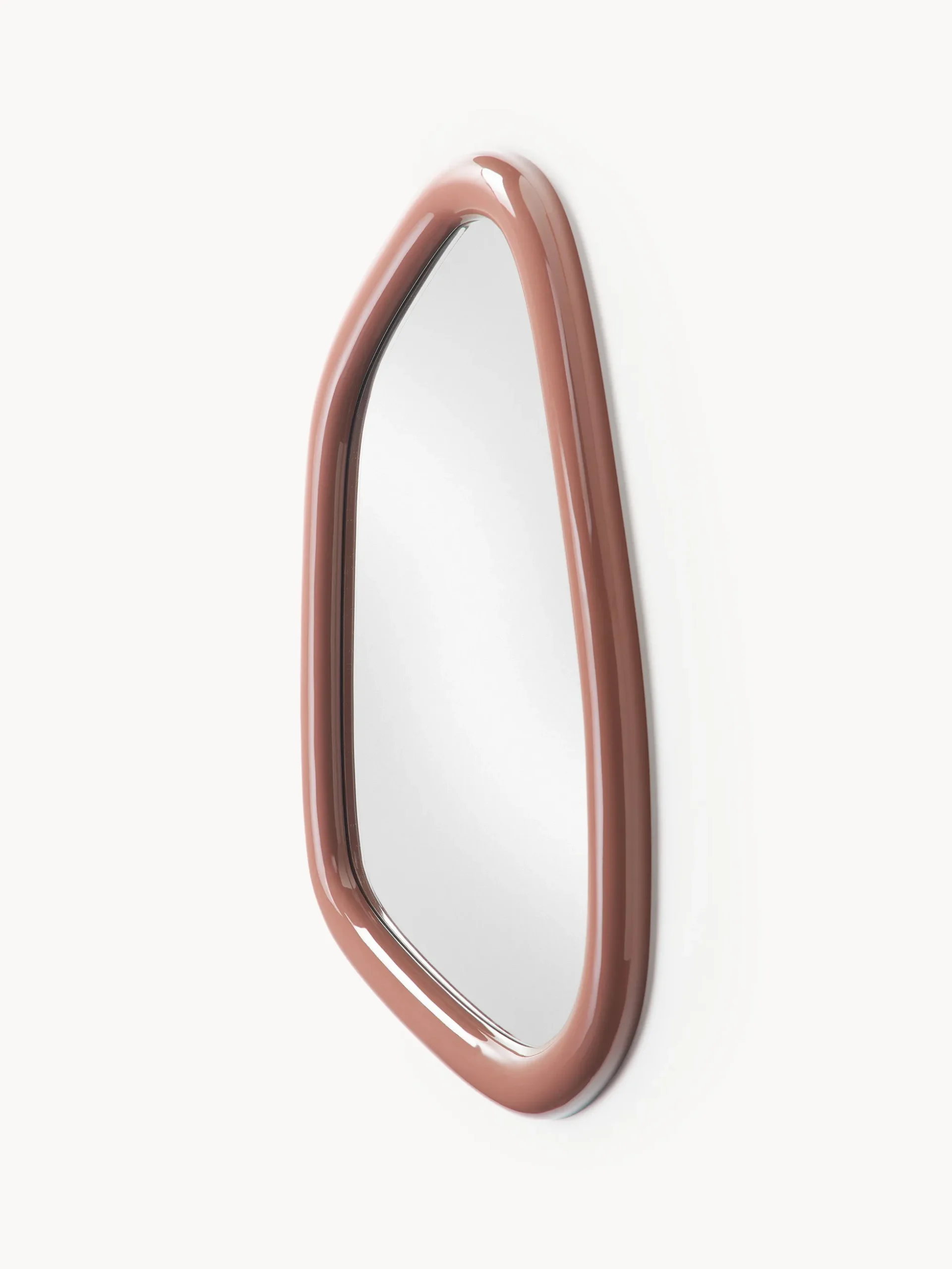 Specchio da parete organico Irina, alt. 86 cm