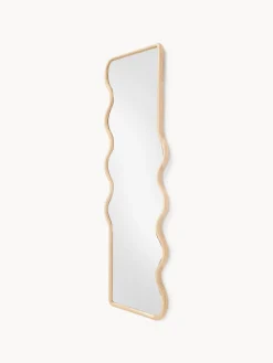 Specchio ondulato a figura intera in legno Stream