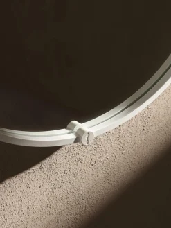 Specchio ovale da parete con illuminazione a LED Avior