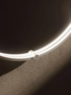 Specchio ovale da parete con illuminazione a LED Avior