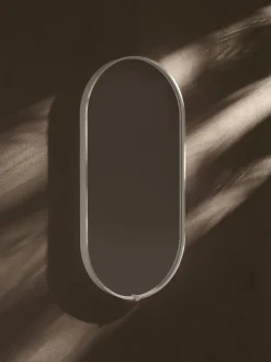 Specchio ovale da parete con illuminazione a LED Avior