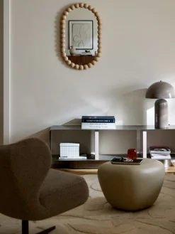 Specchio ovale da parete con cornice in legno di frassino Ayu