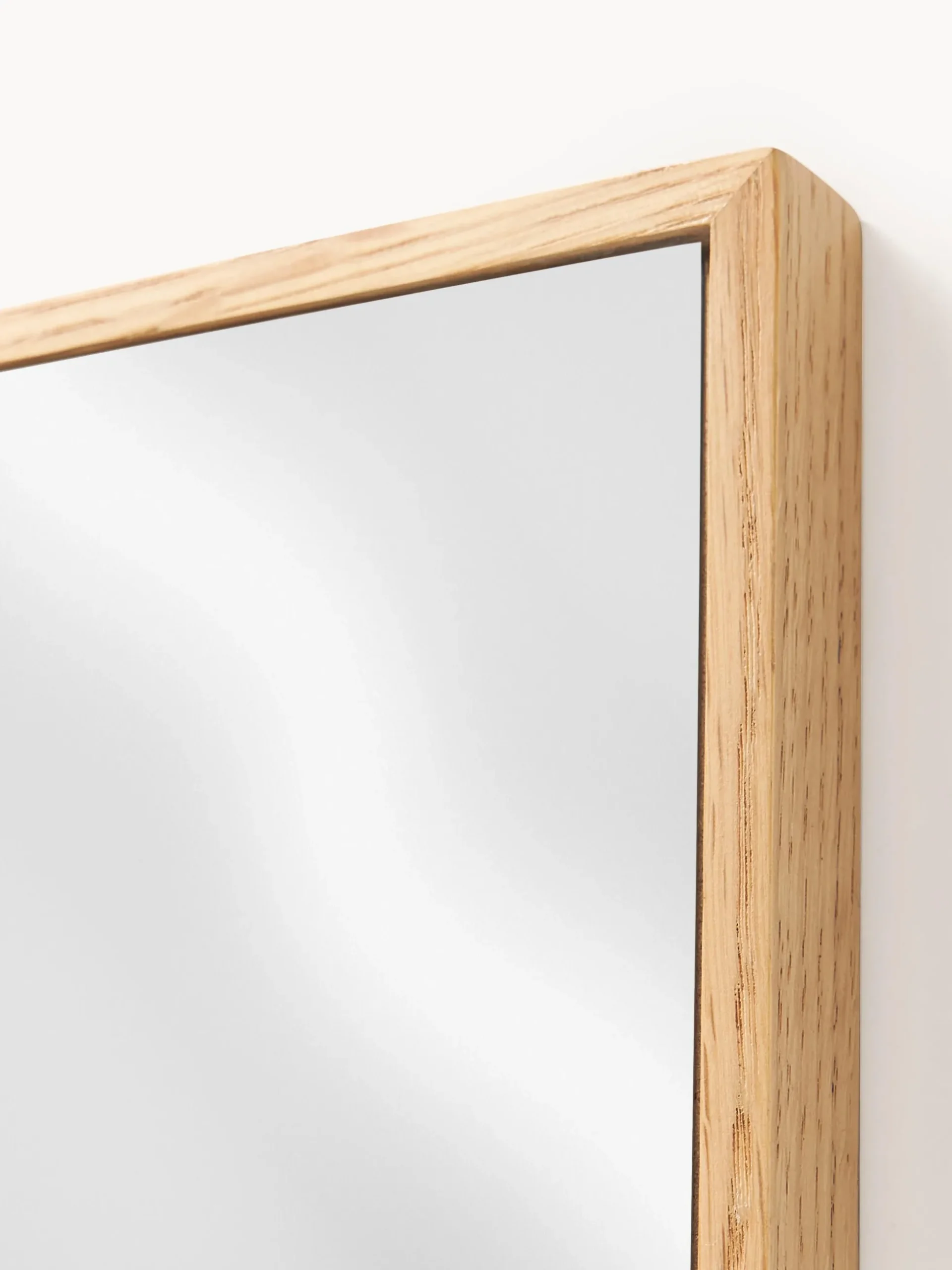 Specchio da parete con cornice in legno di quercia Avery