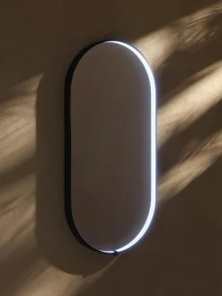 Specchio ovale da parete con illuminazione a LED Avior