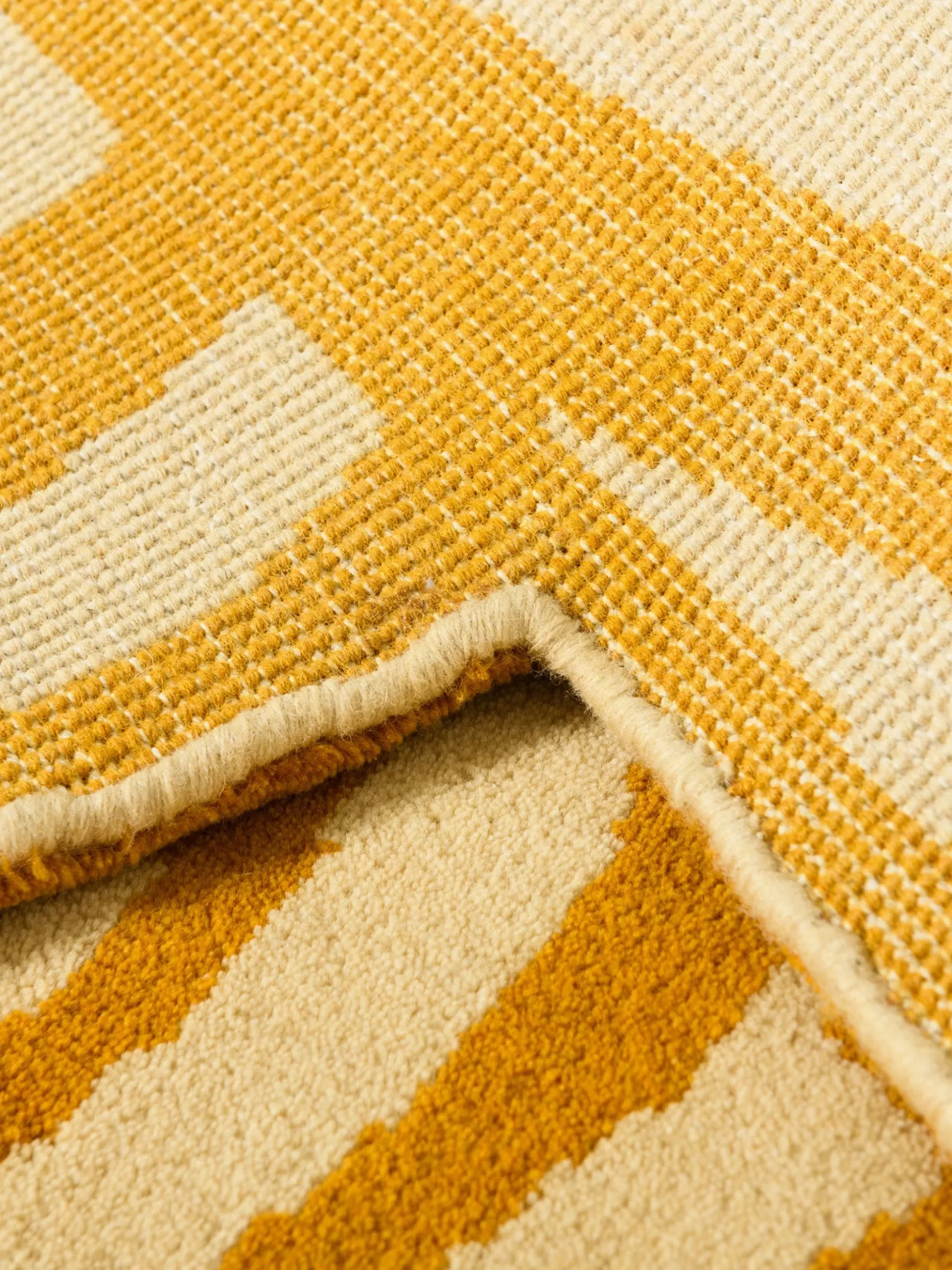 Tappeto in lana annodato a mano con effetto alto-basso Patch