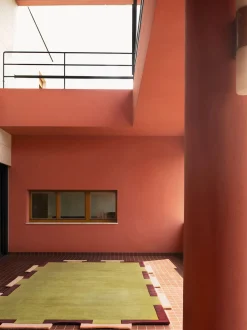 Tappeto in lana fatto a mano Tekla Fregio
