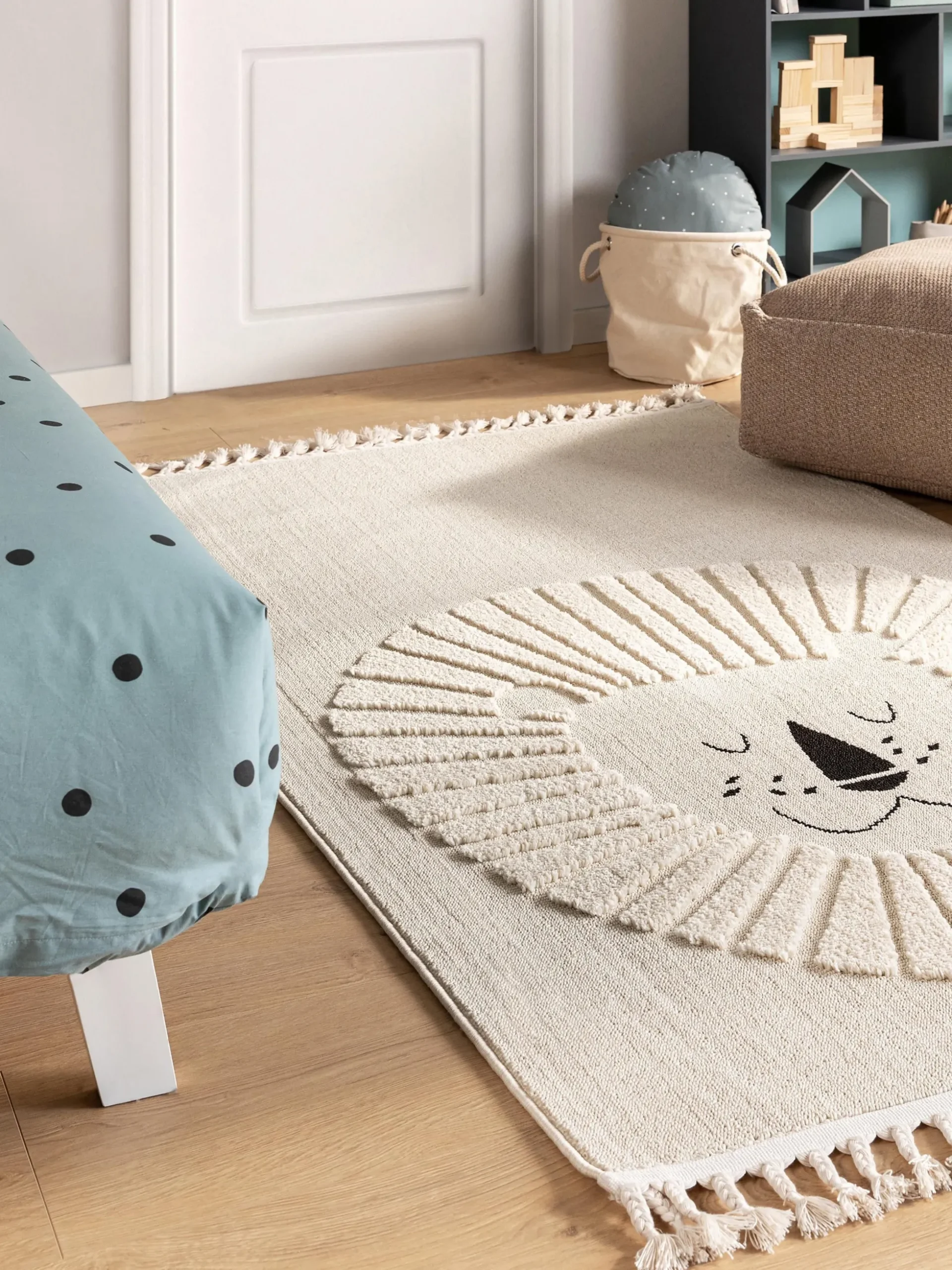 Tappeto per bambini con nappe e motivo in rilievo Momo