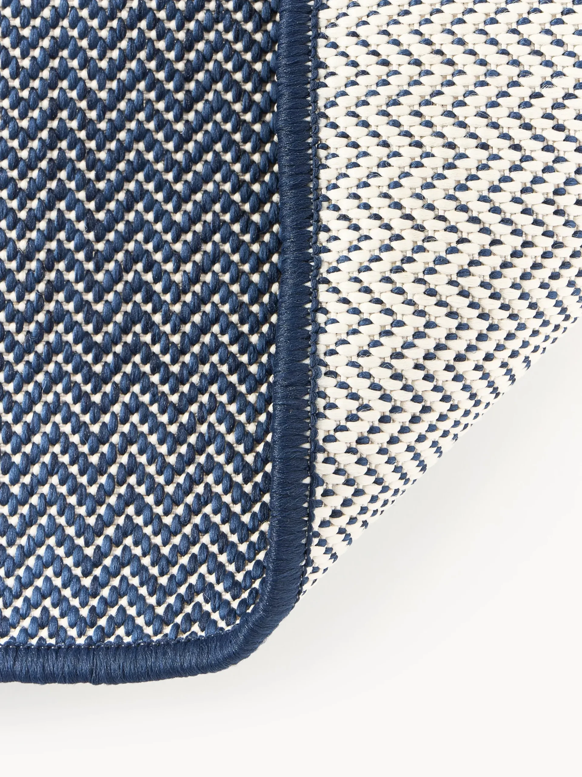 Tappeto reversibile da interno-esterno con motivo zigzag Cort