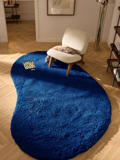 Tappeto fatto a mano dalla forma particolare Tully DB