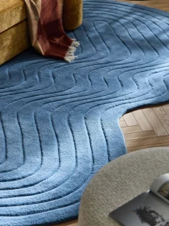 Tappeto in lana fatto a mano dalla forma particolare Aliza