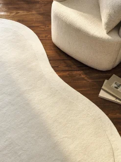 Tappeto in lana fatto a mano dalla forma particolare Kadey