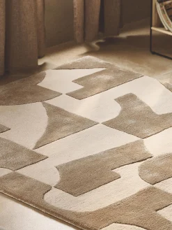 Tappeto marrone e beige in lana fatto a mano con motivo a rilievo Corin