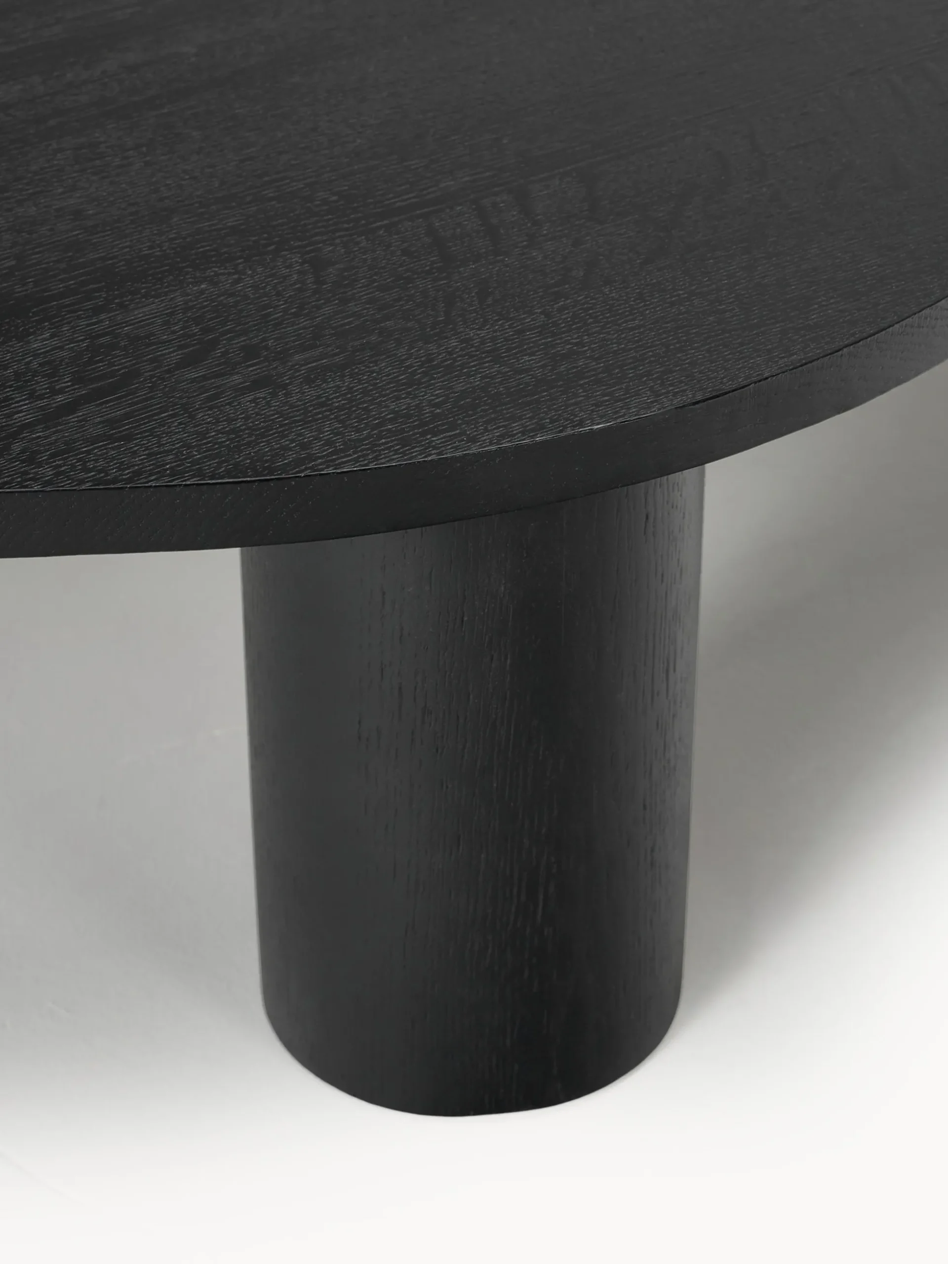 Tavolino da salotto in legno di quercia dalla forma organica Didi