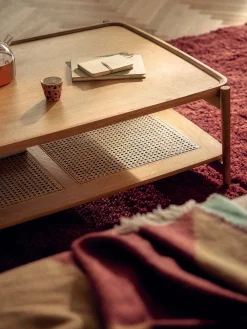 Tavolino da salotto in legno con spazio storage e intreccio viennese Libby