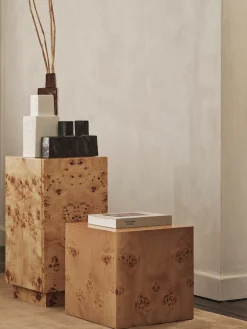 Tavolino in legno di radica Cube
