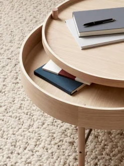 Tavolino rotondo in legno di quercia con vano contenitore Turning Table