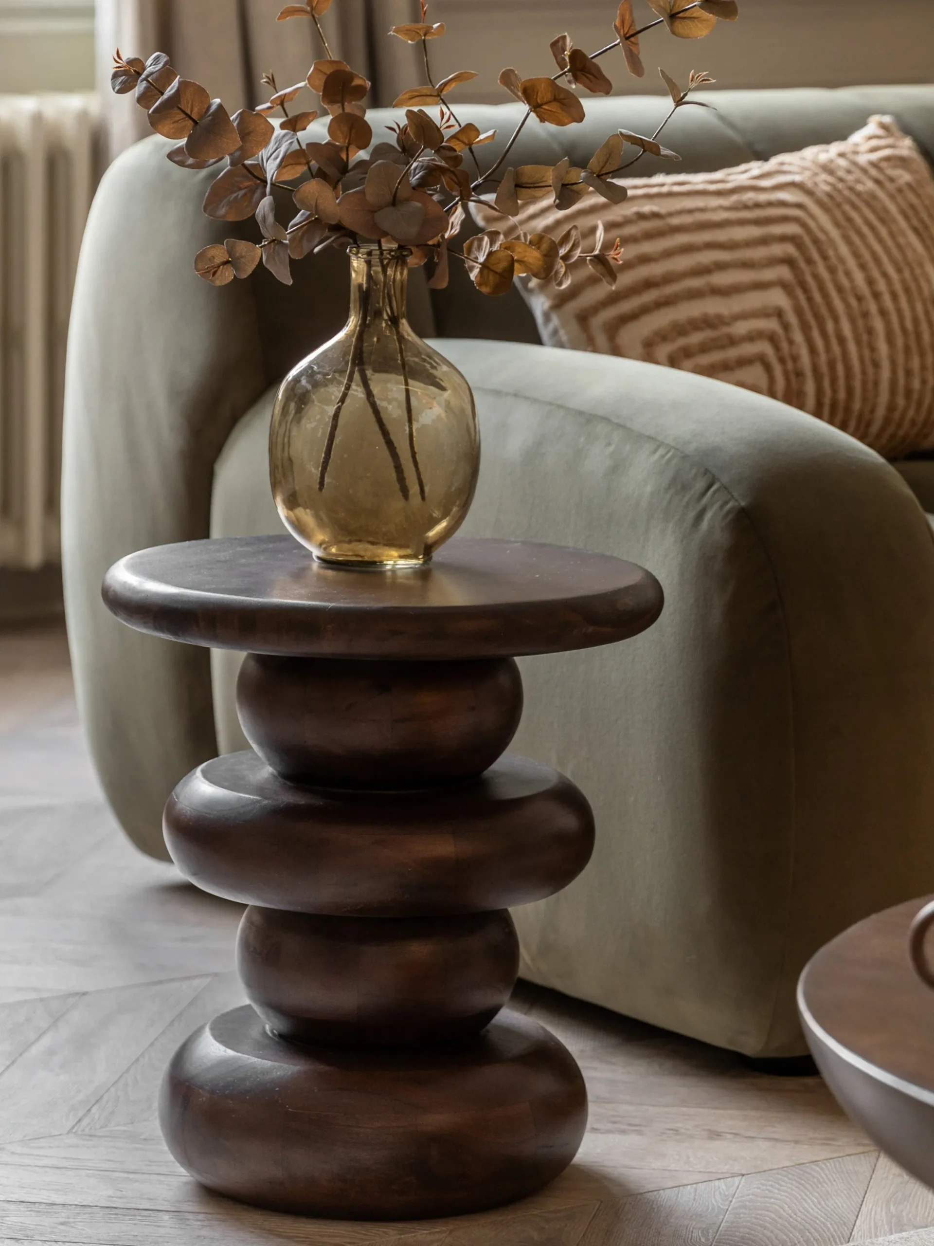 Tavolino rotondo in legno di mango Sculpt