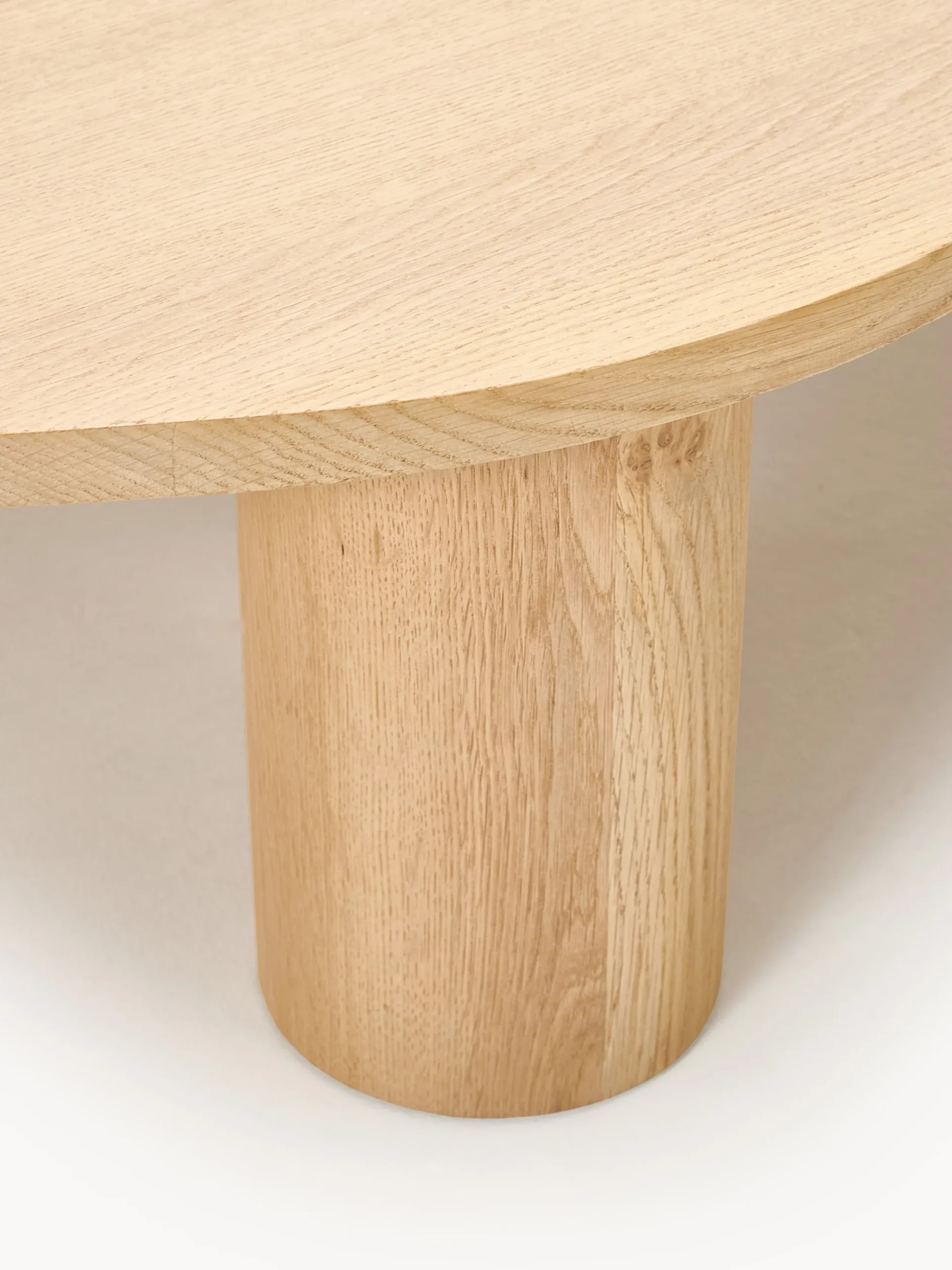 Tavolino da salotto in legno di quercia dalla forma organica Didi