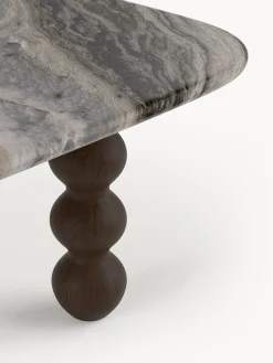 Tavolino da salotto in marmo con gambe in legno di quercia Lyndi
