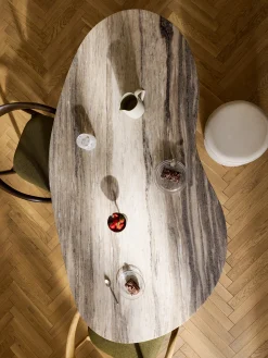 Tavolo da pranzo in marmo dalla forma organica Naruto, varie misure