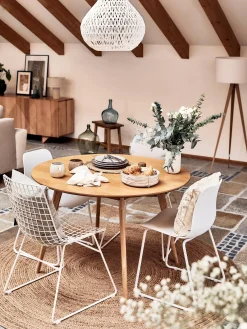 Tavolo rotondo in legno di quercia bianco lavato Yumi Ø115 cm