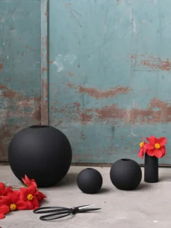 Vaso a sfera fatto a mano Ball, alt. 20 cm