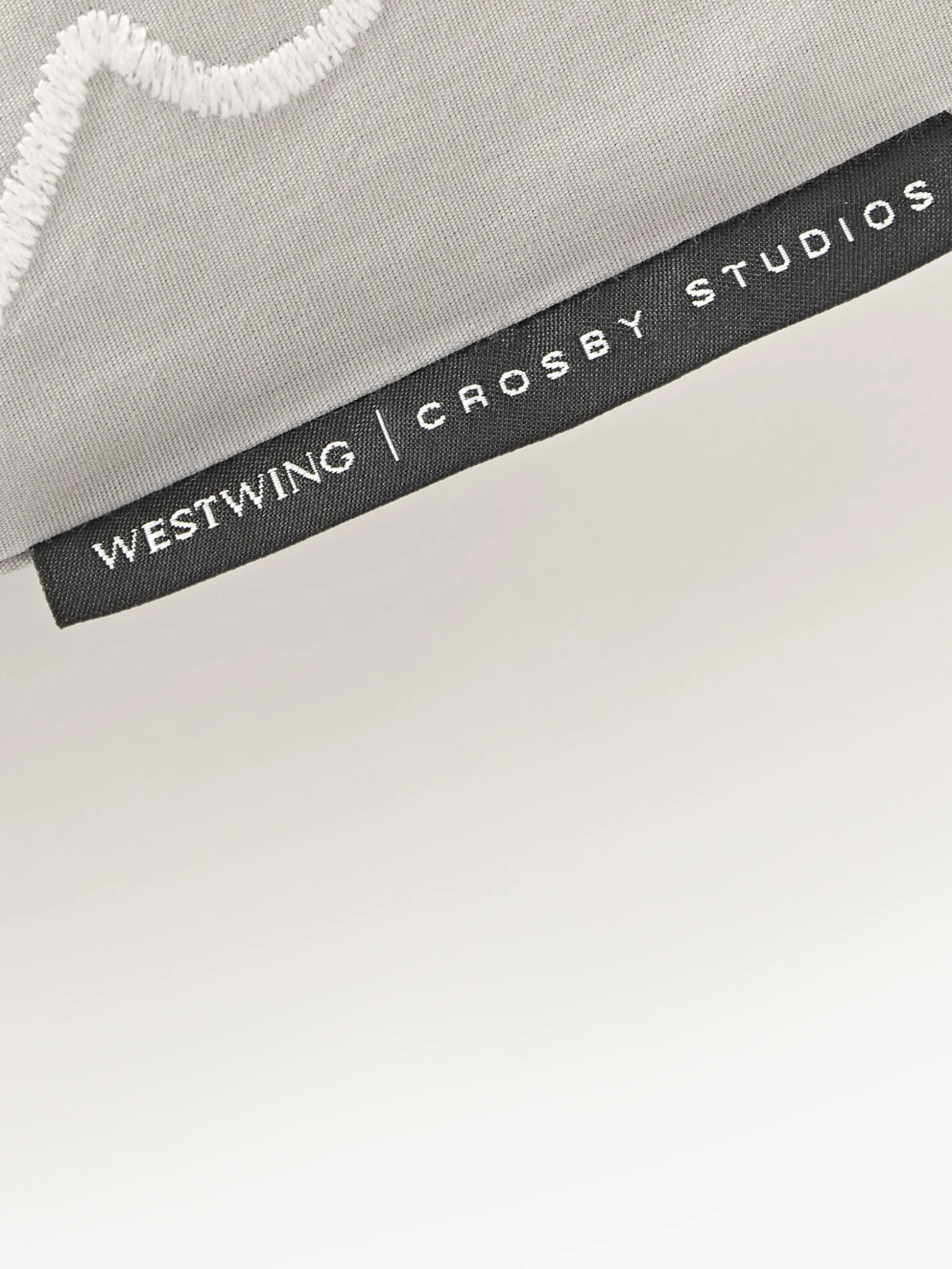 Westwing | Crosby Studios, Federa in cotone con motivo ricamato Jouy