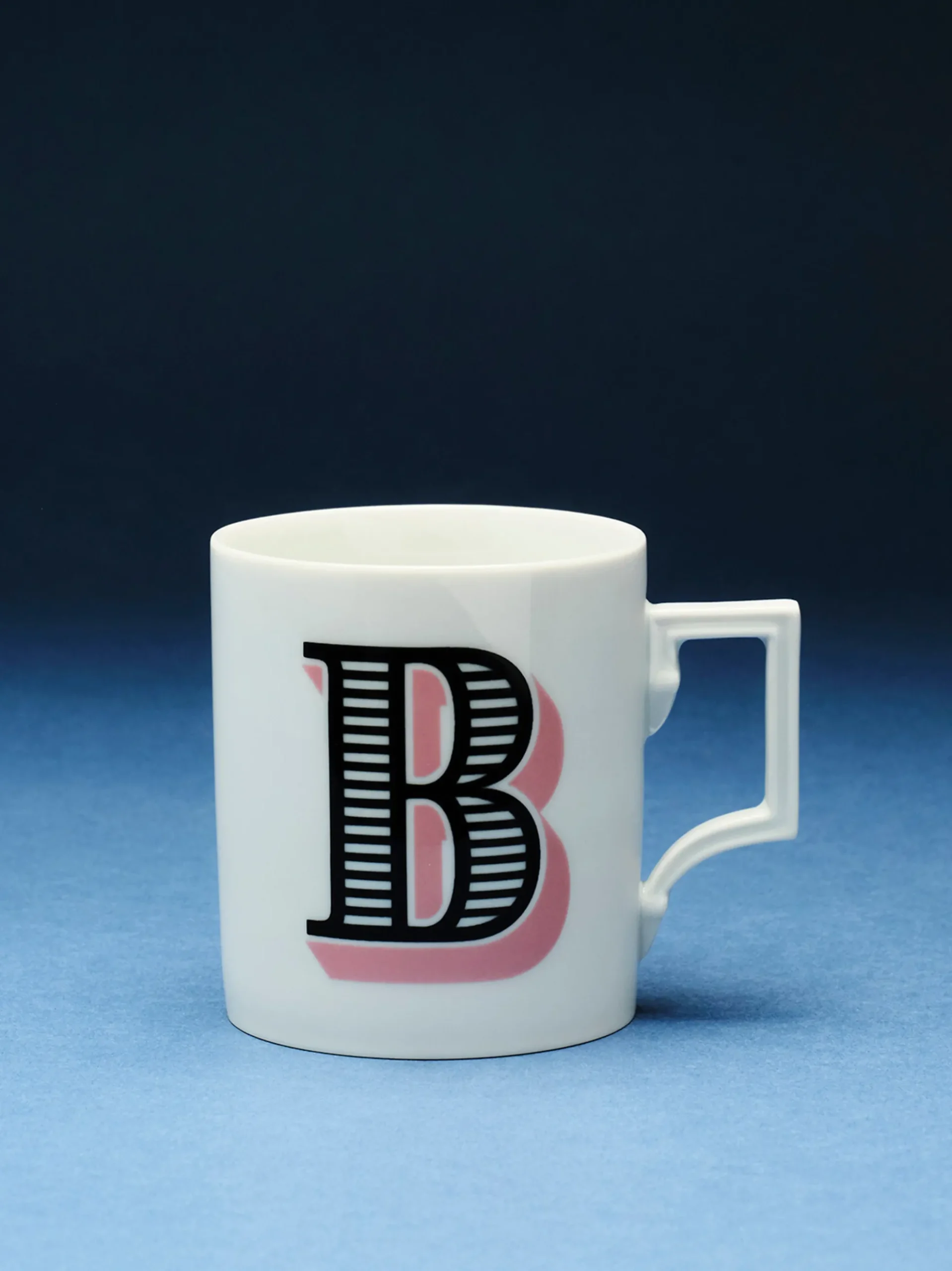 Westwing x MEISSEN, Tazza fatta a mano con motivo decorativo Initials